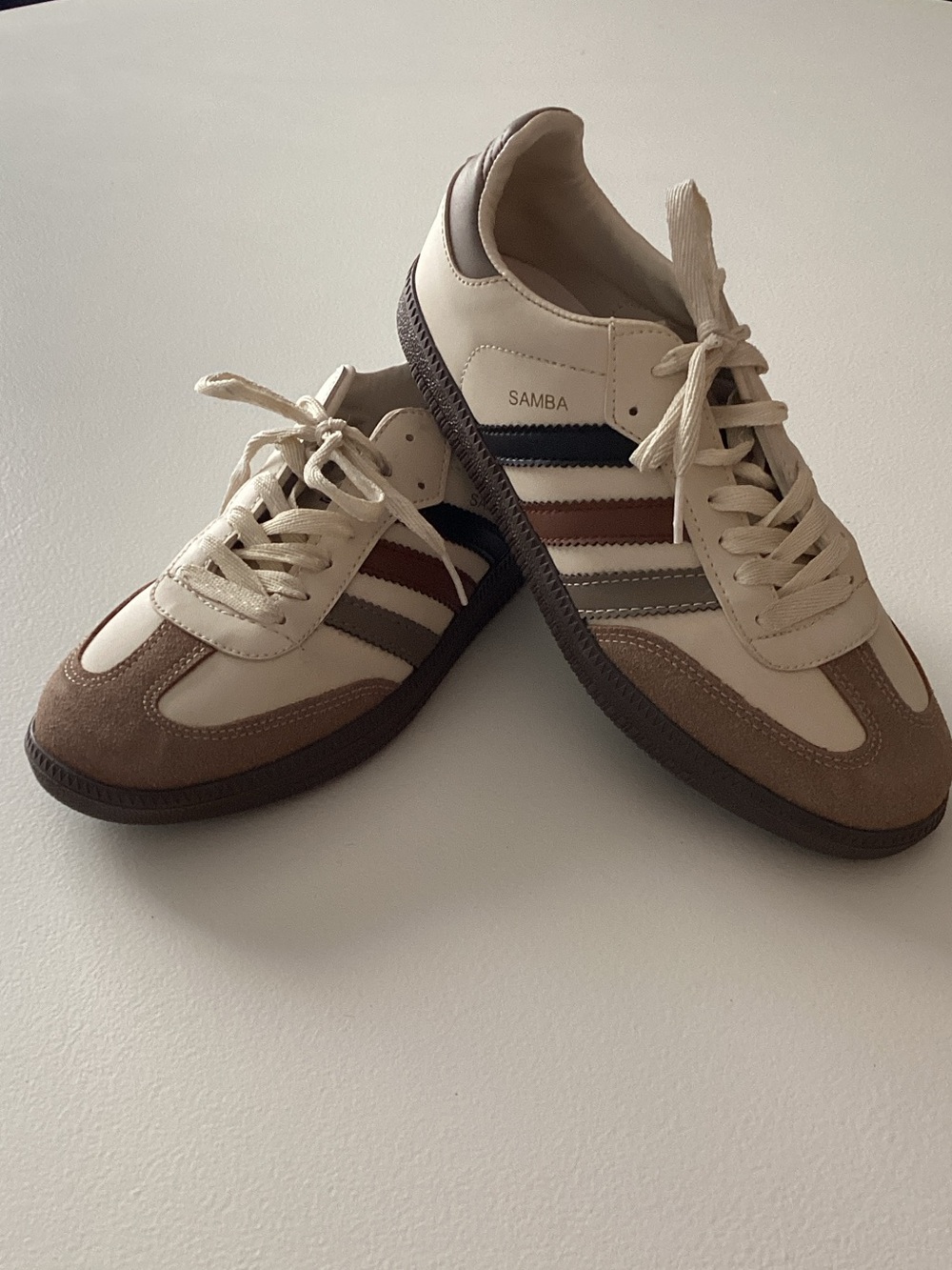 adidas SAMBA Low profile Women's Cream Athletic Sneakers. Fit like 7.5 to 8